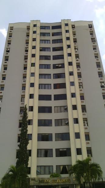 1000 INMUEBLES Vende bellísimo apartamento de 105mts en Urb. Lomas de Este
