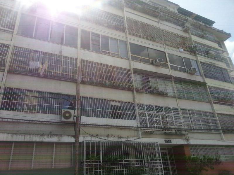 Cod 363. Cómodo Apartamento en Av. Bolívar –