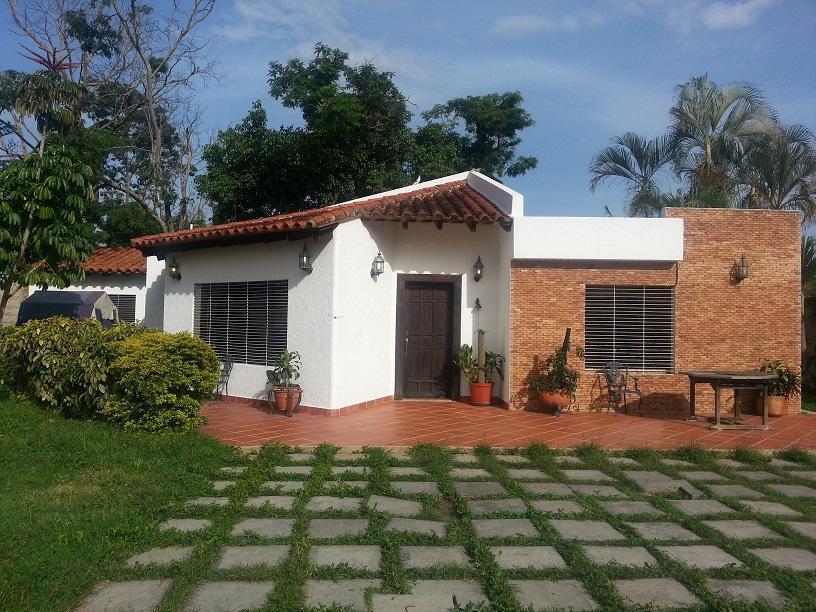 SKY GROUP Vende casa en Colinas de Guataparo
