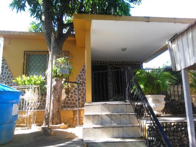 Casa en Venta  Luis Collantes Rentahouse Codigo MLS 1611119