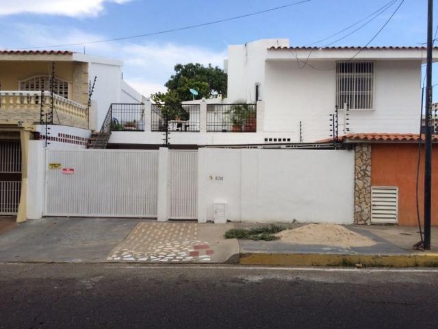 TownHouse Casa en Venta  Luis Collantes Rentahouse Codigo MLS 1617593