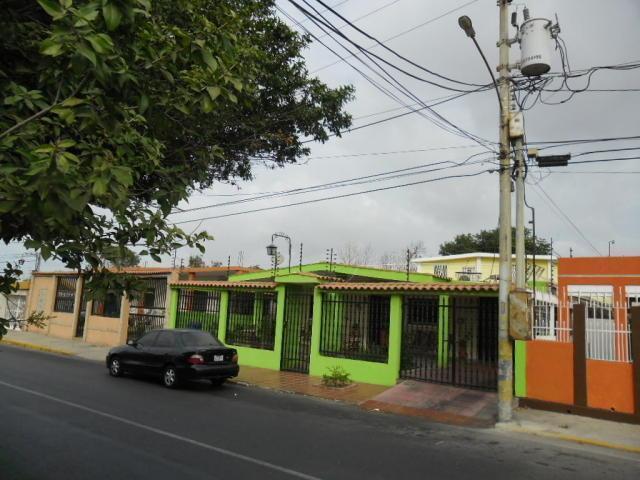 TownHouse Casa en Venta  Luis Collantes Rentahouse Codigo MLS 163967