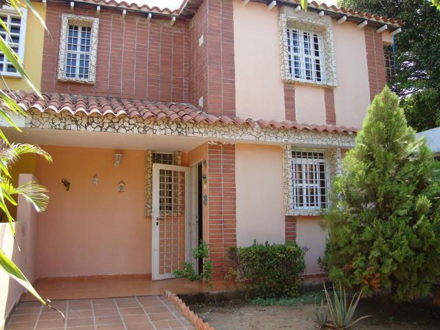 TownHouse Casa en Venta  Luis Collantes Rentahouse Codigo MLS 168005