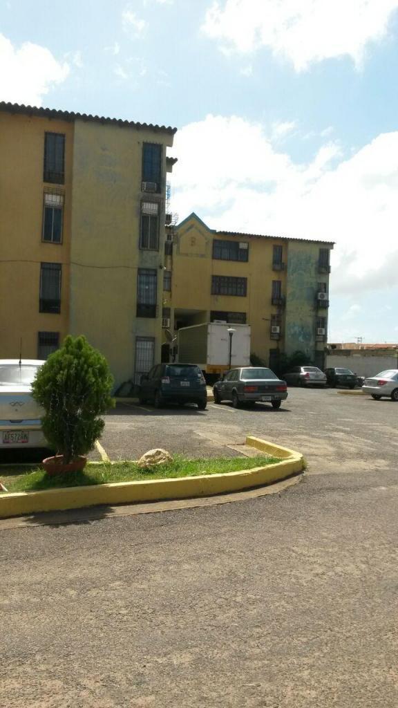 Alquiler de apartamento en sierra parima. residencias san charbel. Puerto Ordaz