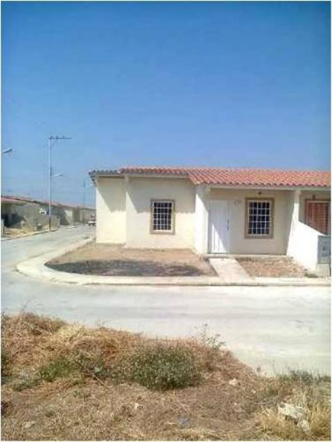 Q519 Se vende casa de esquina en obra limpia en Brisas del Lago, Ciudad Alianza. Consolitex