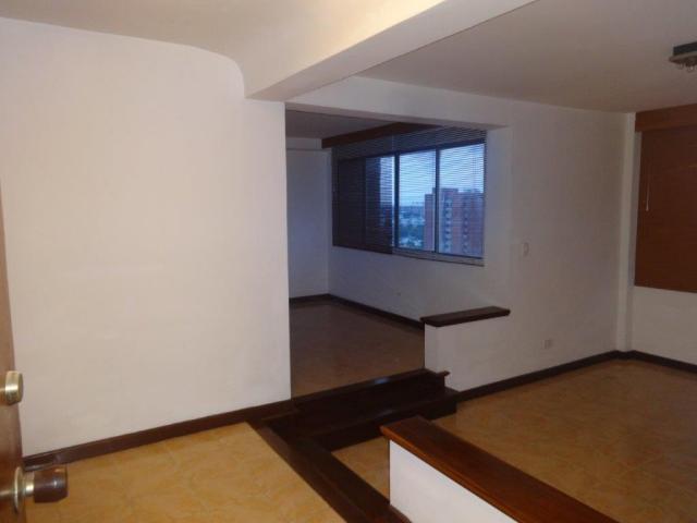 Apartmento en venta urb La Estrella ZU