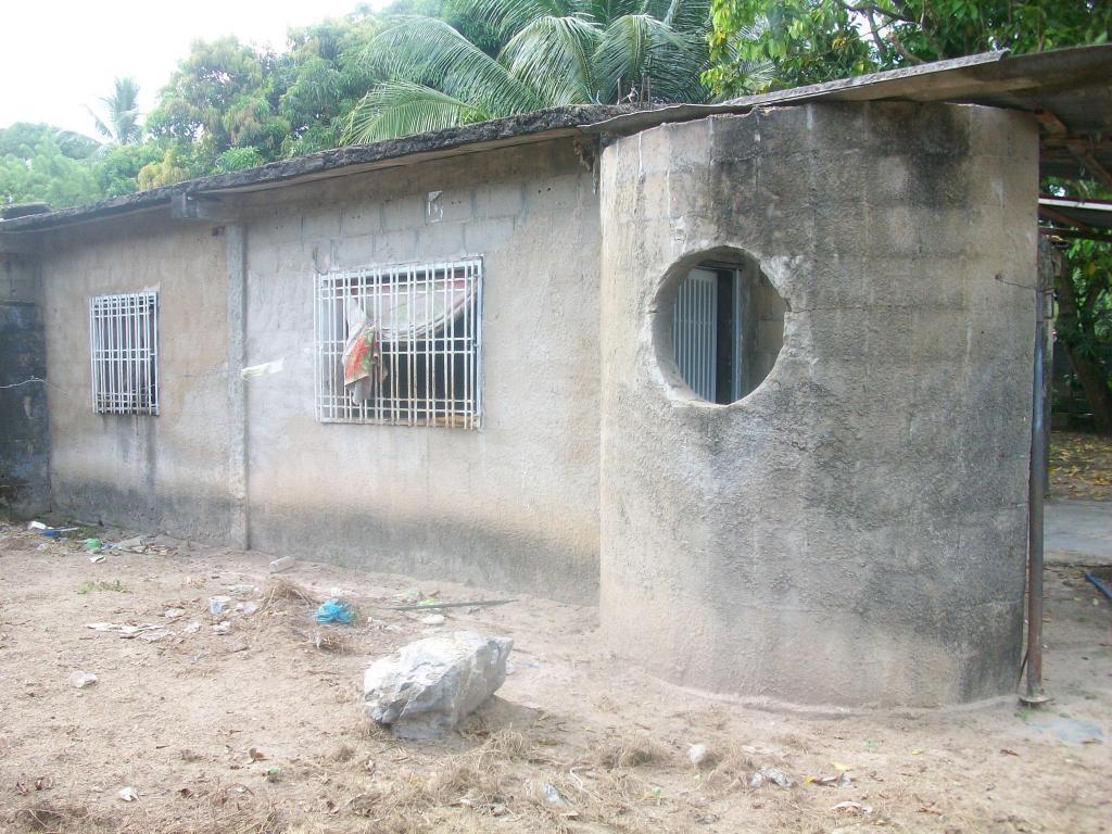 vendo casa en el nazareno uno, o cambio por carro de igual valor