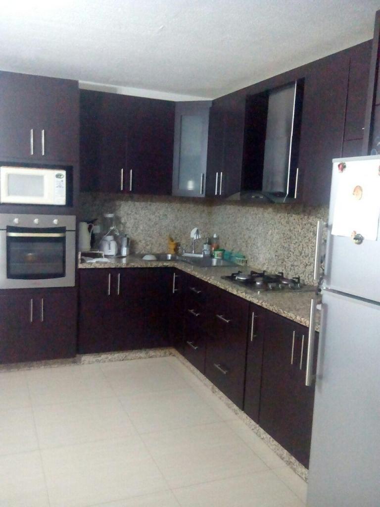 Vendo bello Apto. Conj. Res.Colinas de San Diego