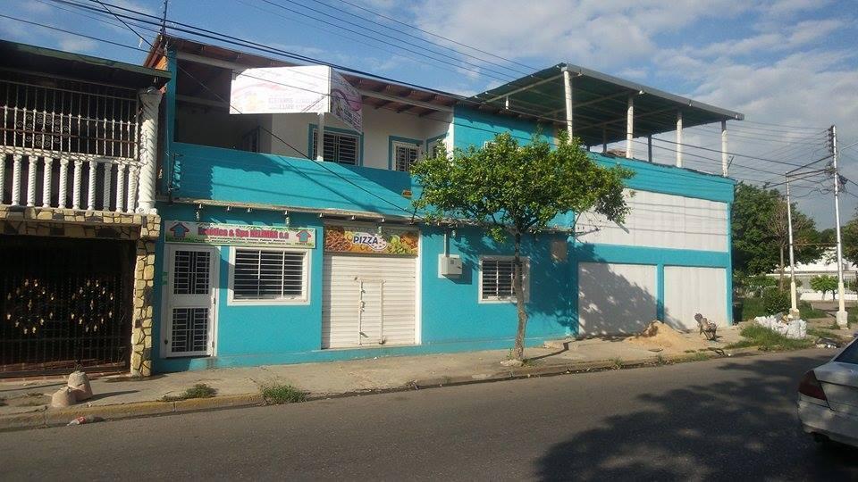 Se vende amplia casa en las Acacias Maracay