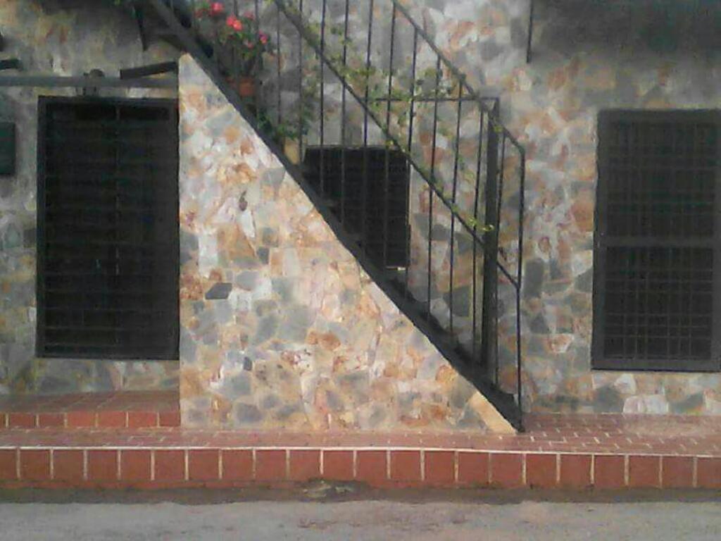Casa Cómoda, Bonita Y Barata en Barrio El Rio