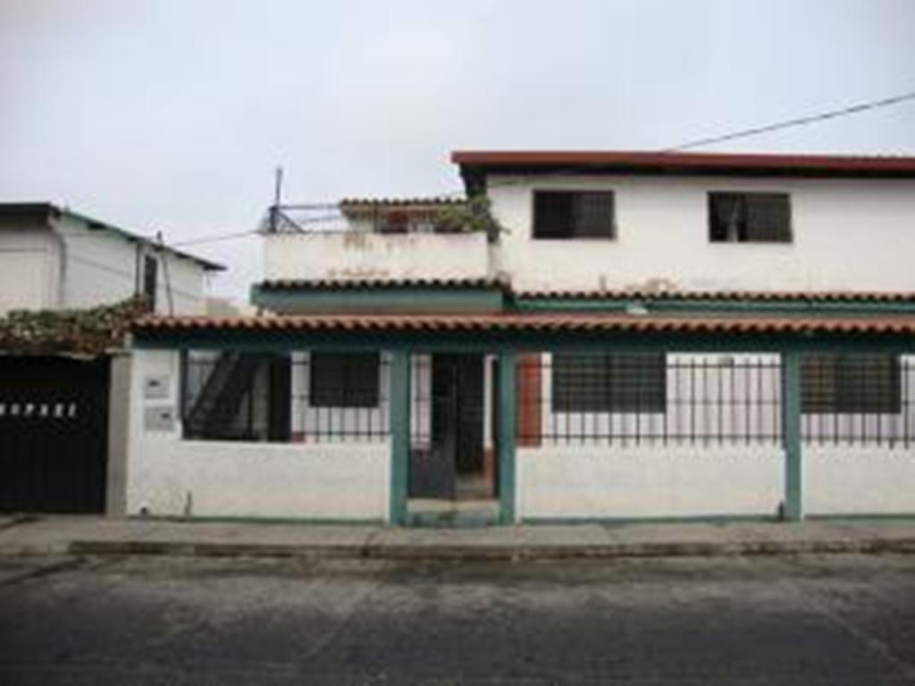 Casa en Zona Comercial de Barquisimeto en Venta. Hágala Suya