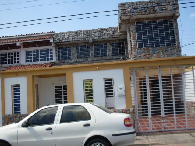 EXCELENTE CASA EN VENTA EN PARQUE  C.F: 172001