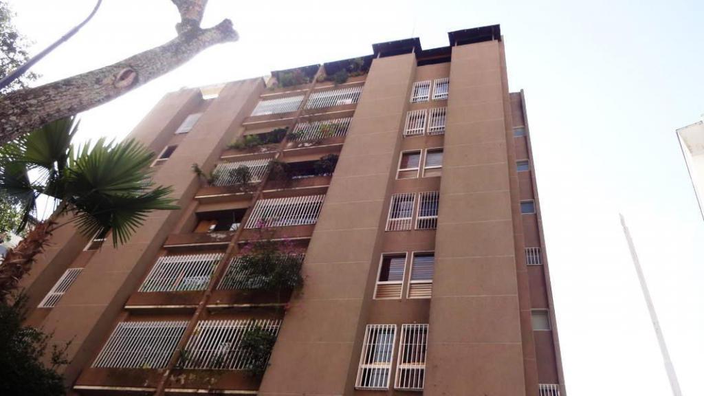 Apartamento en Venta Comodo y Fresco ubicado en Terrazas del Avila! Cod Flex:172209