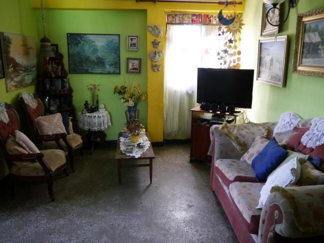 vende Cómodo apartamento ubicado en zona tranquila del Centro de Barquisimeto