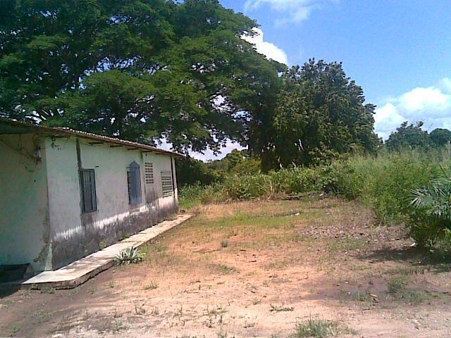 Vendo CASA DE CAMPO con 5 a 6 Hectar de Terrenos Planos, Luz y Agua, en La Toscana Municipio Maturin  Venezuela