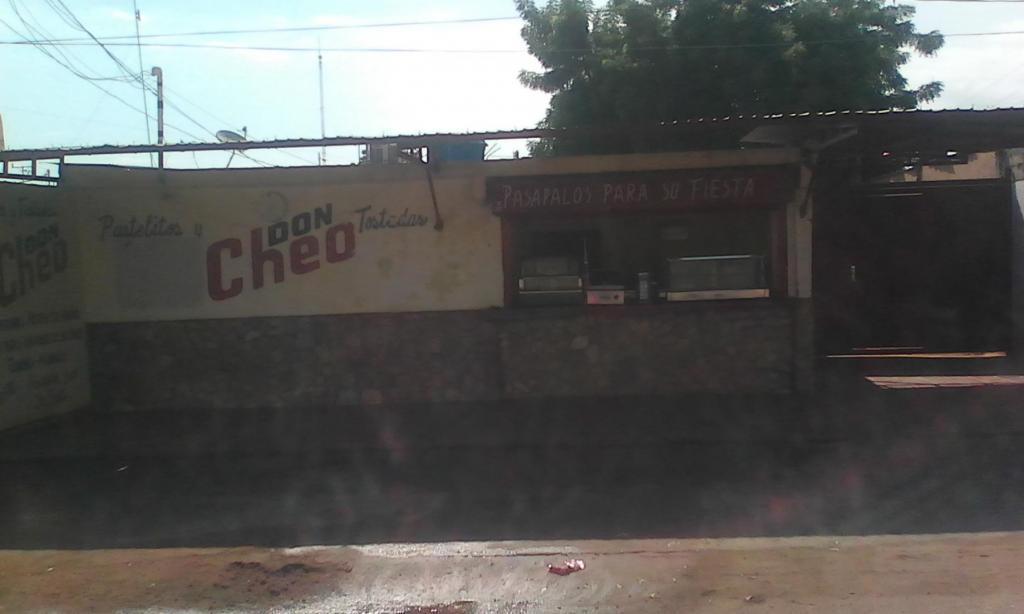 vendo o cambio local para panaderia y pasteleria