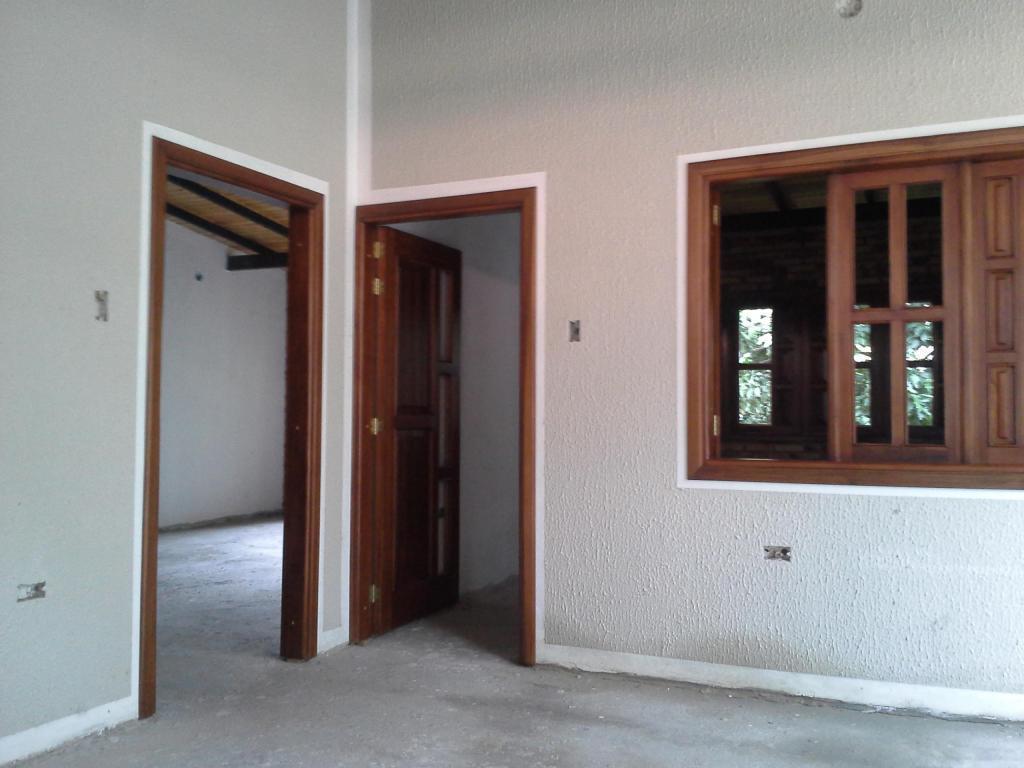 BARATA SE VENDE CASA EN  EXCELENTES CONDICIONES, FUL SERVICIO, 0 GRABAMES, PARA VIVIR COMODO