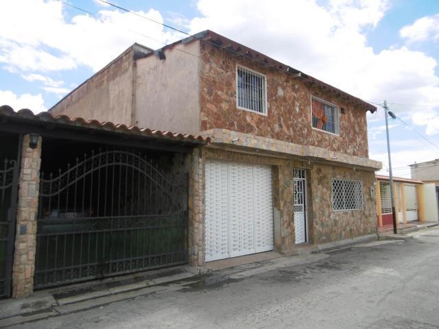 Se Vende Amplia y Comoda Casa en Maracay Codigo 173562