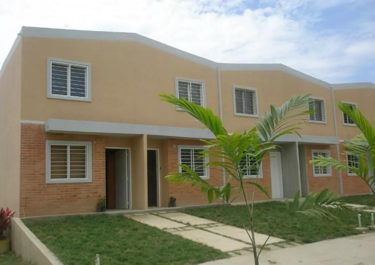 23.700.000 DE INICIAL Se Vende Town House En Urb Calicanto  código G8807