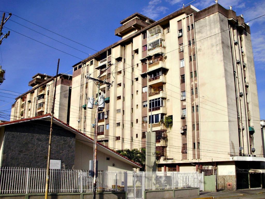 APARTAMENTO EN VENTA EN URBANIZACIÓN CAMORUCO