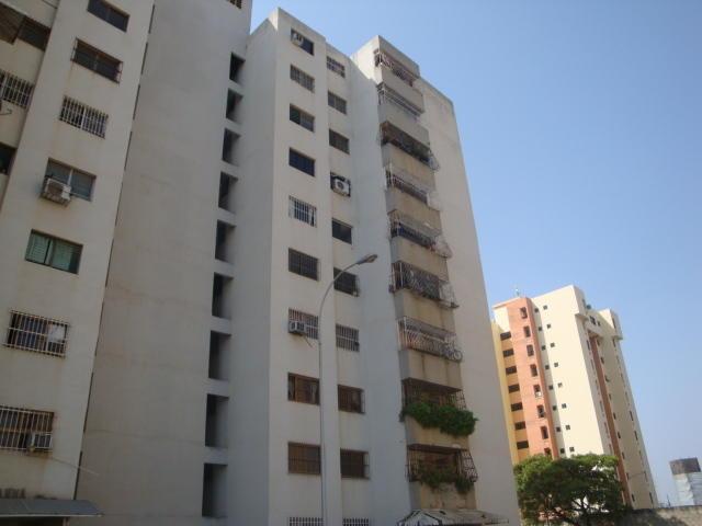 Vendo apartamento en Los Guayos 3H 2B 89m2