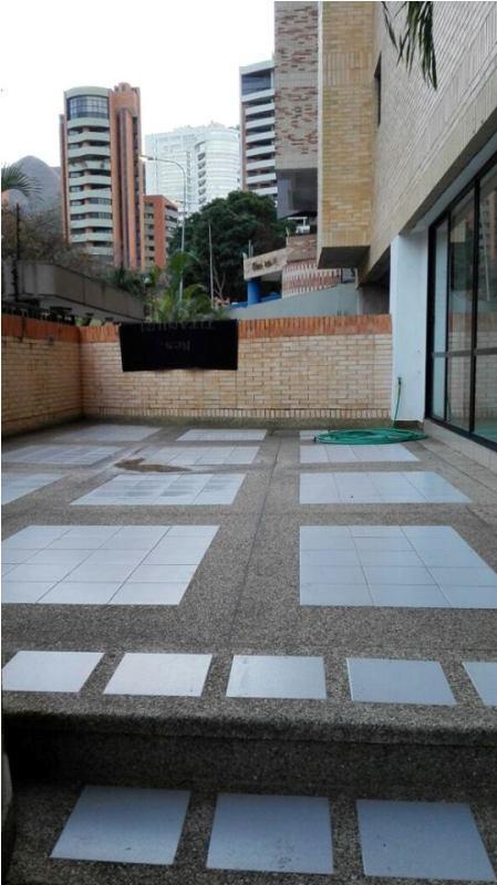 VENDO HERMOSO APARTAMENTO EN LA TRIGALEÑA RESIDENCIAL TITANIUM