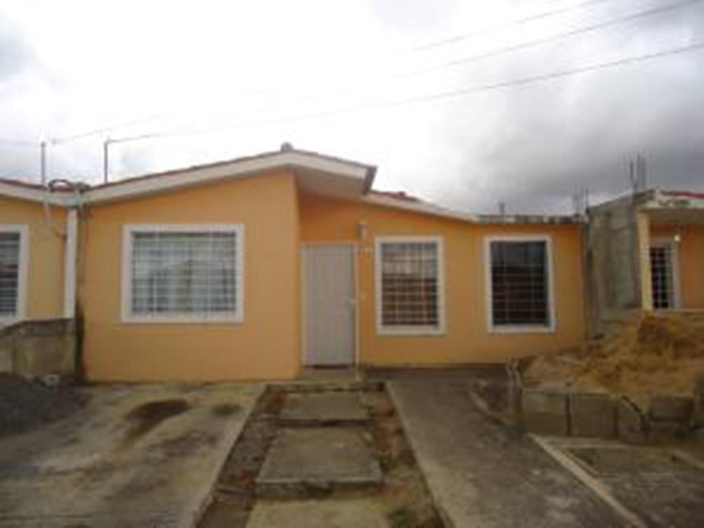 Casa Cómoda en Urb. Yucatán en Zona Norte de Bqto en Venta