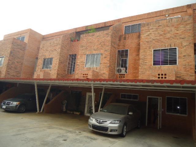 Townhouse Conj. Res. Madagaskar Manantial