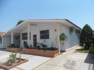 En Venta Casa Ciudad Alianza Edo.  Cod.flex162787