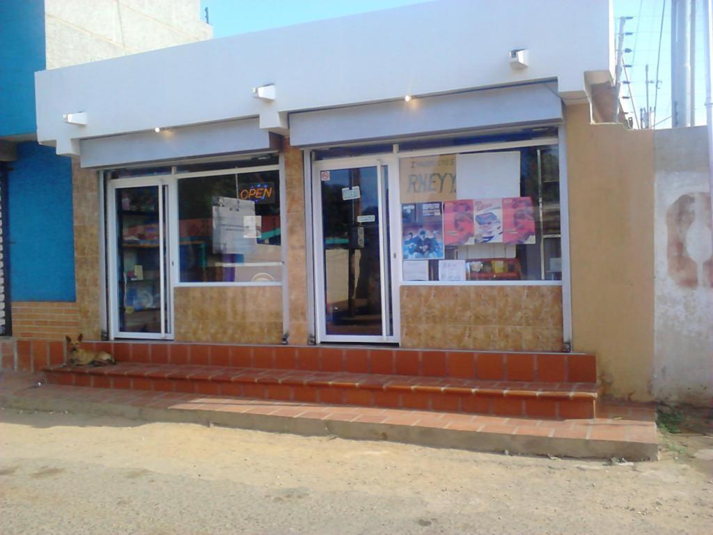 se vende bonito local comercia con todo