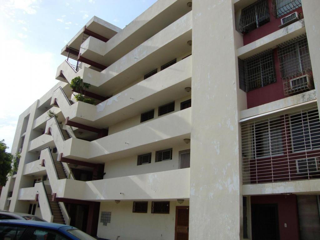 Apartamento en venta, urbanización Santa Rita. , MLS 17371
