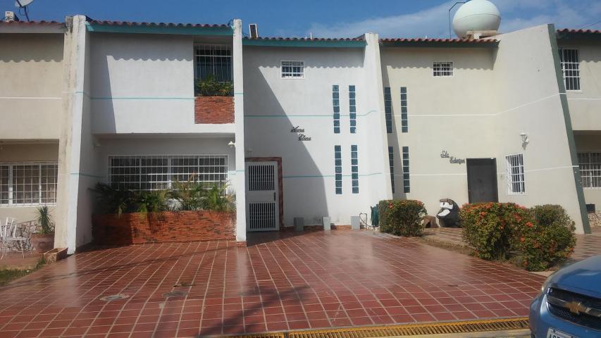 Ruth Barrios Vende Townhouse Ciudadela Faria MLS 175151