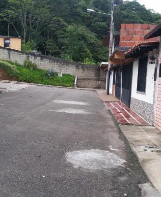 EN VENTA CASA EN EL JUNCO CONJUNTO PRIVADO