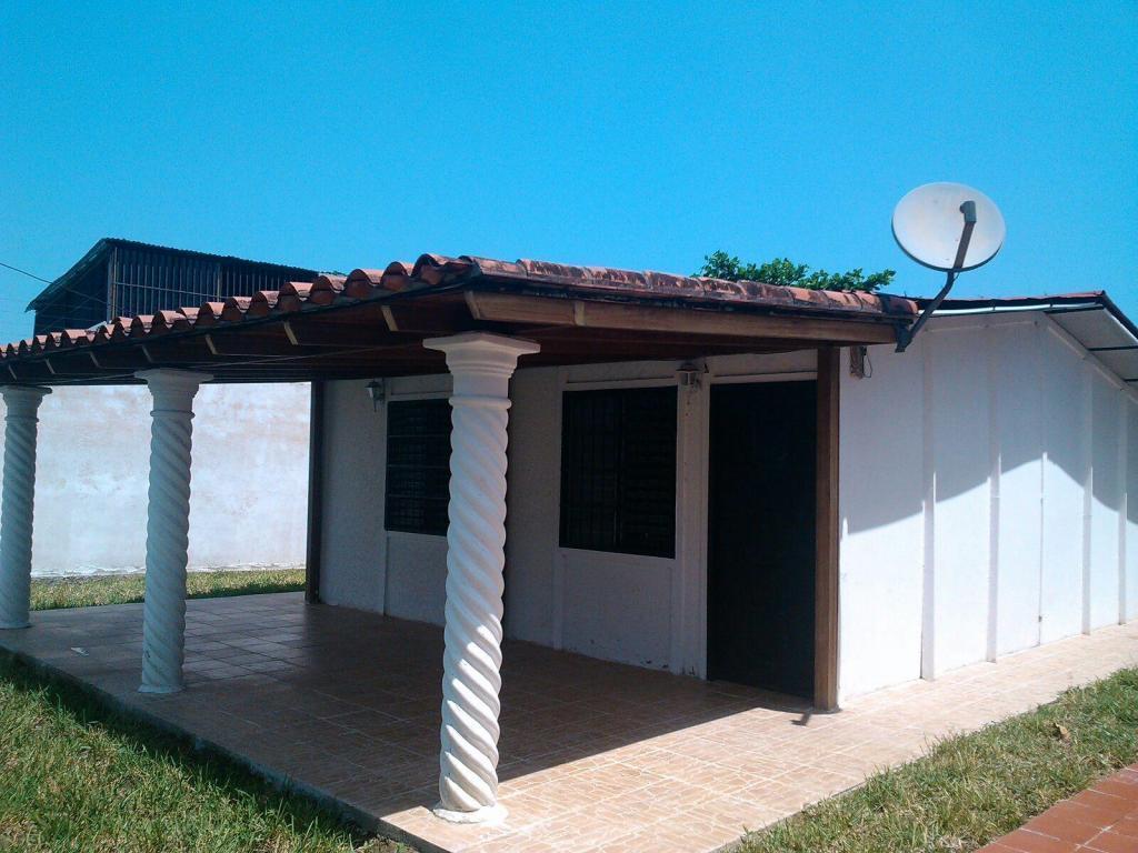 Vendo Casa, via carretera Nacional Rio ChicoEl Guapo sector San Fernando del Rey
