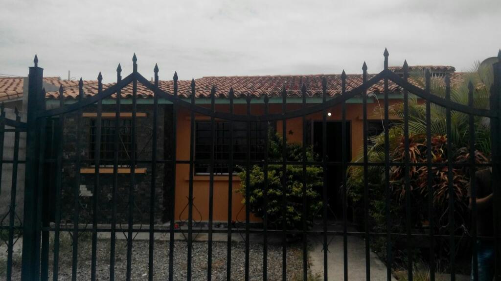 Casa Urb Llano Lindo