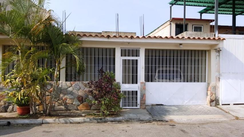 Casa en venta en  en 80.000.000Bs MLS 165082 Ana Mena 04244148237