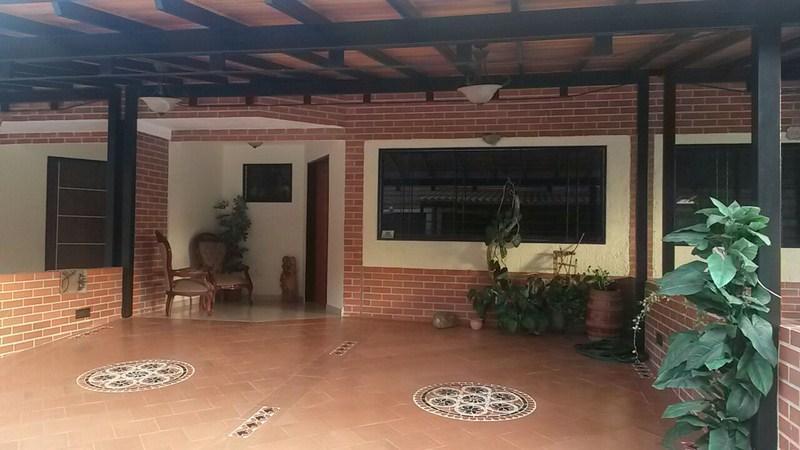 Cod. 383. Bello y Acogedor Town House Ubicado en