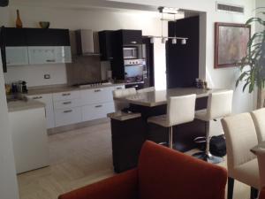 APARTAMENTO EN VENTA LA LAGO  MLS 1610702