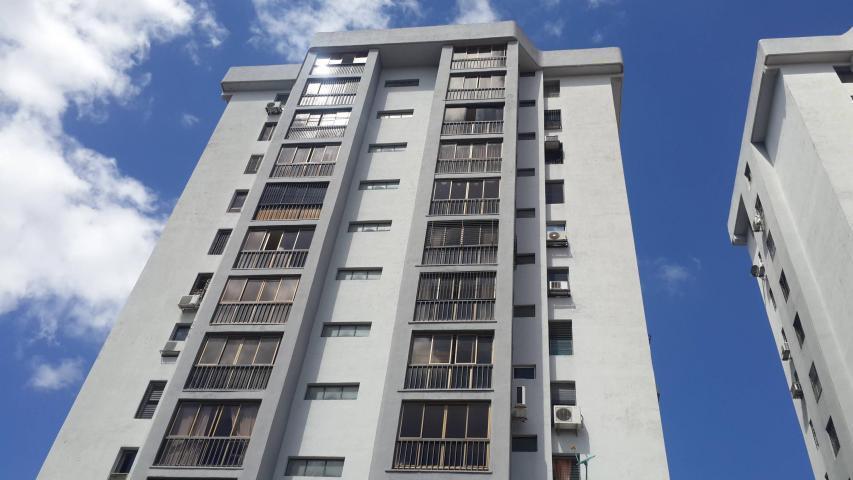 Apartamento en venta en el Este de Barquisimeto Cercano al Sambil