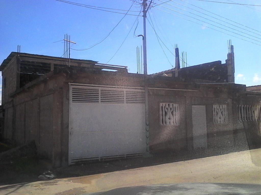 vendo hermosa casa en la llanada de 2 plantas