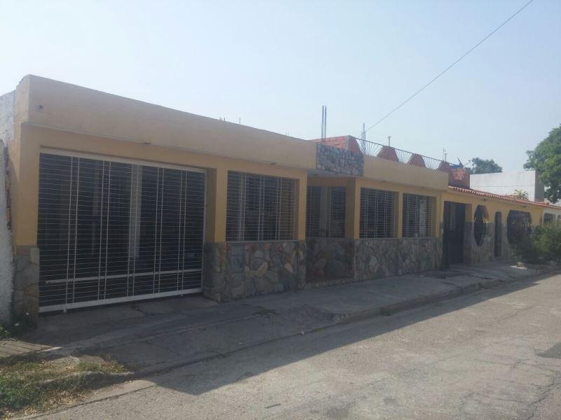 SKY GROUP Vende Casa en La Esmeralda