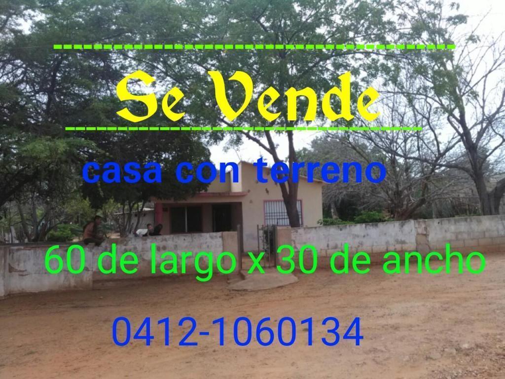 Se vende casa grande con terreno muy grande y amplio para hacer lq qrn