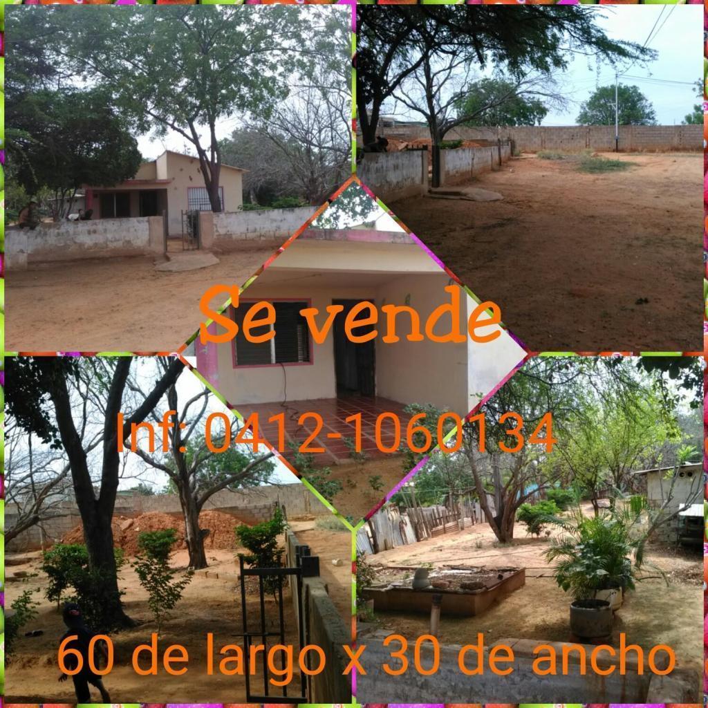 Se vende casa grande con terreno muy grande y amplio para hacer lq qrn