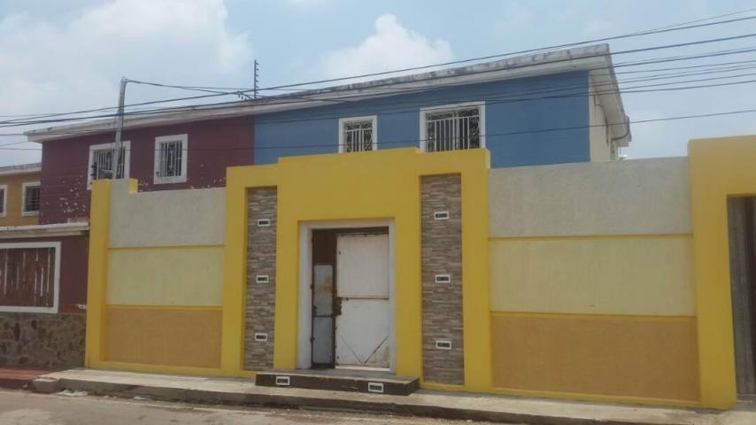 Town House en venta en Club Hipico Mls 175949