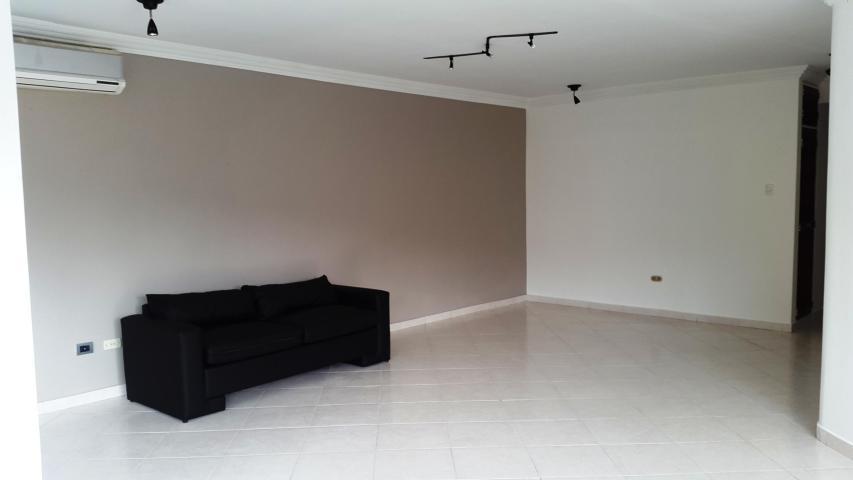 APARTAMENTO EN VENTA URB. EL BOSQUE