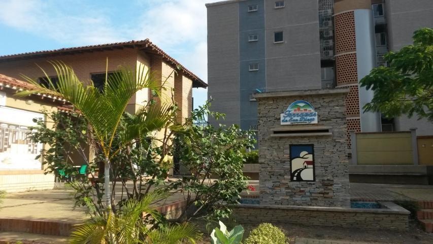 Apartamento en Venta en Terrazas de San Diego Edo. . CodFlex 171576