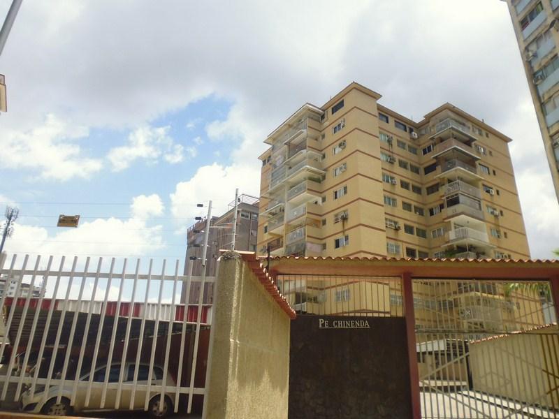 Cod: 277. Grupo Bermúdez, vende bello apartamento en la Av. Bolívar Norte, sector El Camoruco