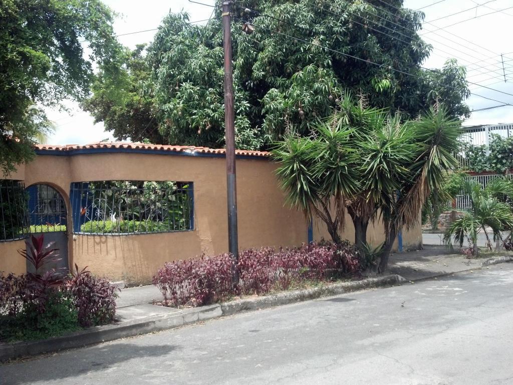 SKY GROUP Vende Hermosa Casa en Araguaney Los Guayos