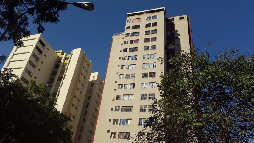 Andres Moncada RHA Ofrece en venta Apartamento en Las Chimeneas