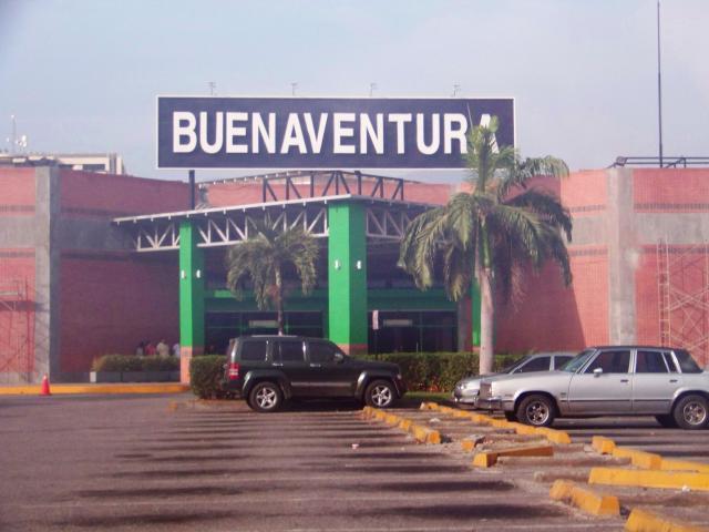 VENTA LOCAL OFICINA O CONSULTORIO EN BUENAVENTURA GUATIRE